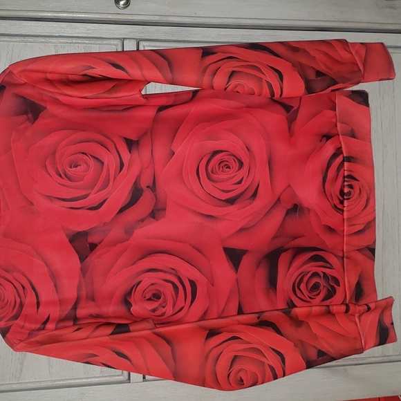 women's sweater with Aaliyah picture on front - Picture 3 of 3